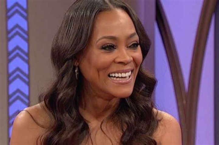 Robin Givens Dishes On Her Rumored Romances With Howard Stern And Brad Pitt