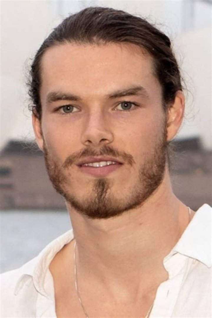 Sam Corlett career earnings, salary and net worth