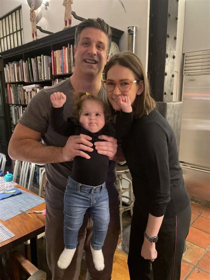 Sarah Jindra Bio, Wiki, Age, Family, Husband, Baby, Hot, Heels, Salary and WGN-Tv