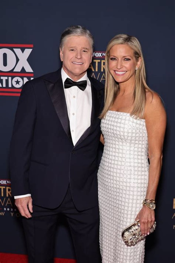 Is Sean Hannity married to Ainsley Earhardt?