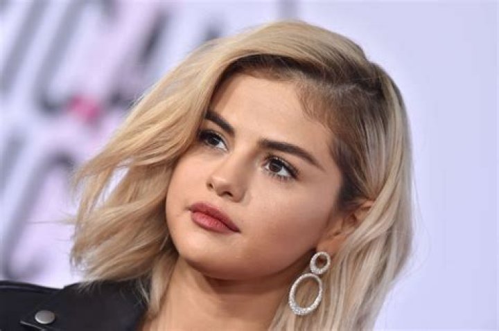 Selena Gomez On Her History With Justin Bieber – ‘That Chapter Is Closed’