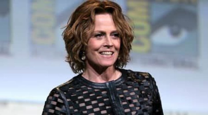 Sigourney Weaver Bra Size, Age, Weight, Height, Measurements