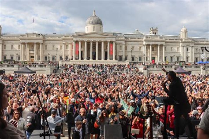 Some Of Kenya Moore’s Fans Want People To Stop Focusing On Snapbacks For This Reason