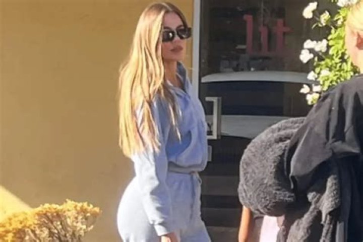 Soon After Adidas Refused To Deal With Kanye West Over His Anti-Semitic Remarks, Khloé Kardashian Was Seen Wearing A Pair Of Yeezy Sneakers