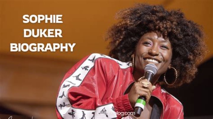 Sophie Duker Wikipedia, Biography, Age, Boyfriend, Net Worth, Instagram