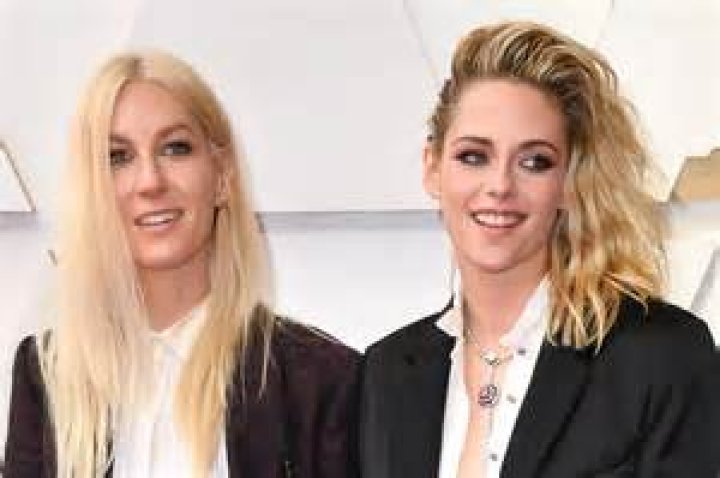 Stella Maxwell Reportedly Had No Idea Her Relationship With Kristen Stewart Was In Trouble