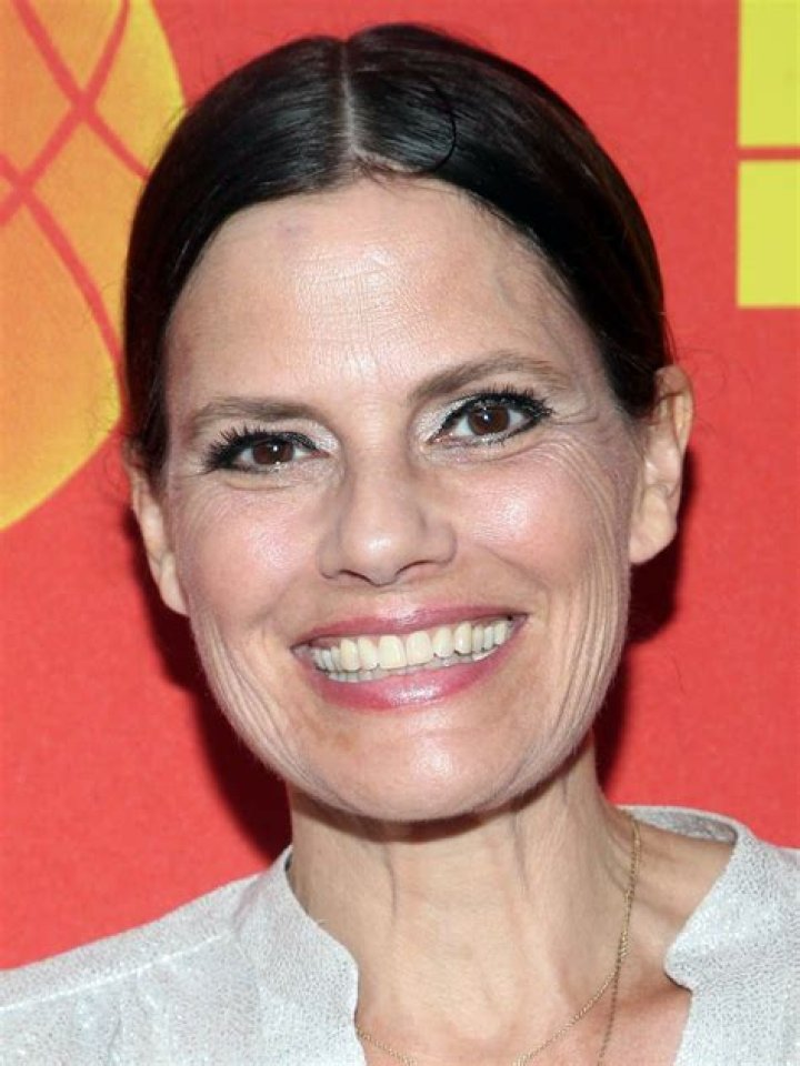 Suzanne Cryer Biography - Facts, Childhood, Family Life & Achievements