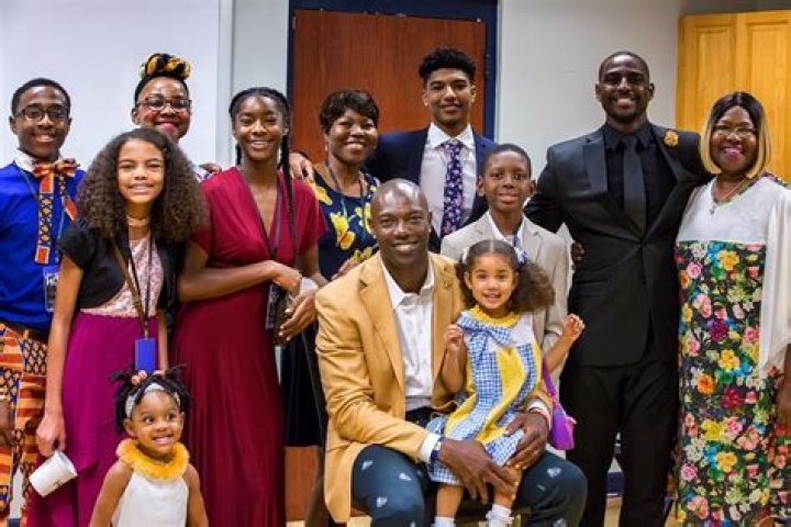 Terrell Owens family, wife, children, parents, siblings