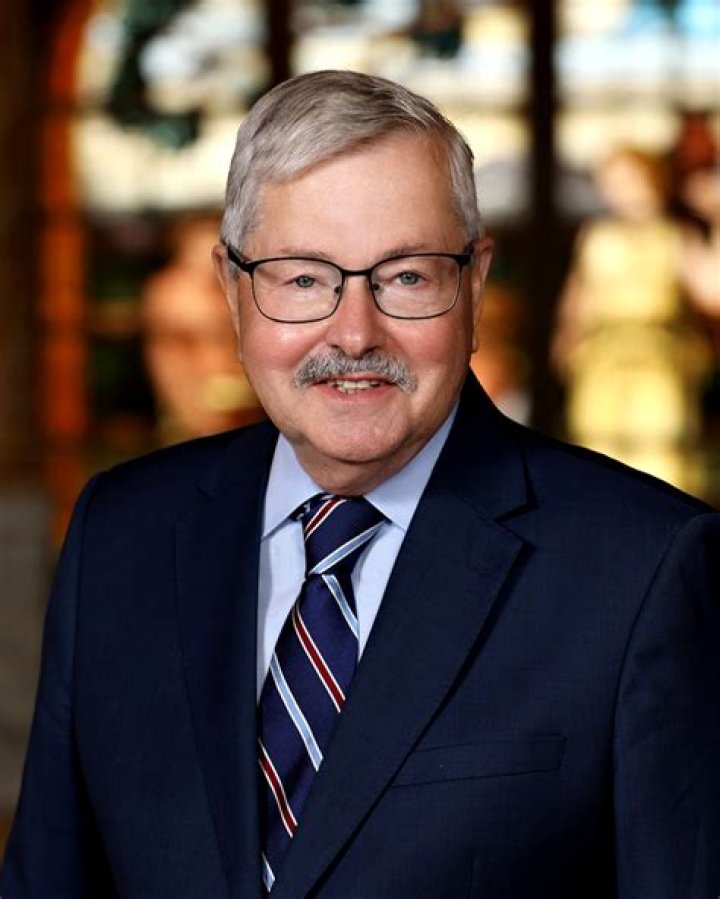 Terry Branstad Biography - Childhood, Facts & Family Life of Governor