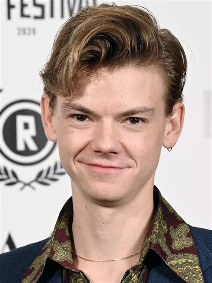 Thomas Brodie-Sangster Biography - Facts, Childhood, Family Life & Achievements