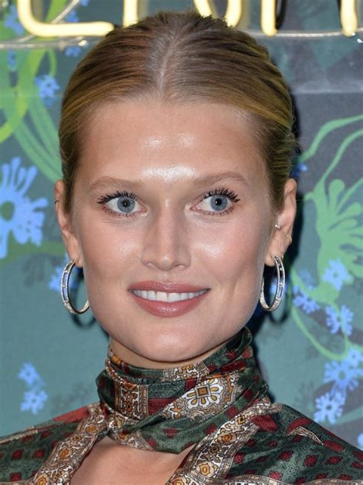 Toni Garrn Biography - Facts, Childhood, Family Life & Achievements