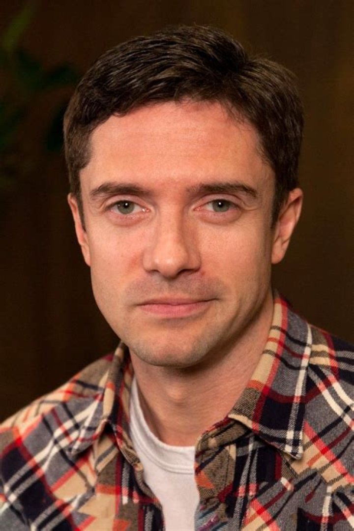 Topher Grace Biography - Facts, Childhood, Family Life & Achievements