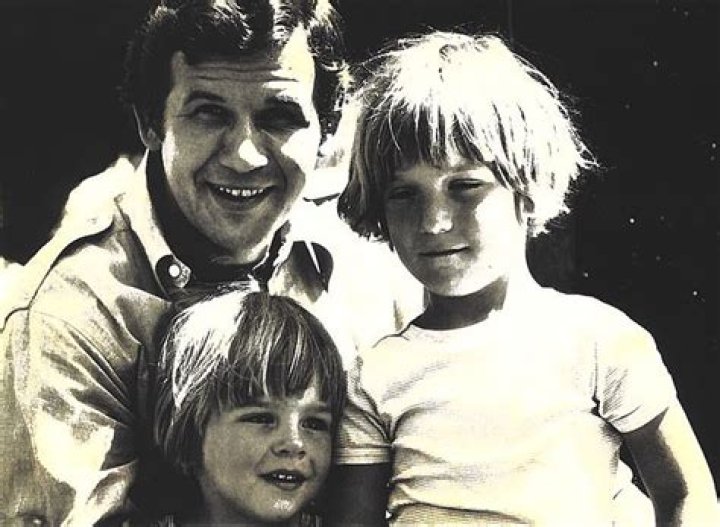 Lisa McNear, Richard Warner Carlson