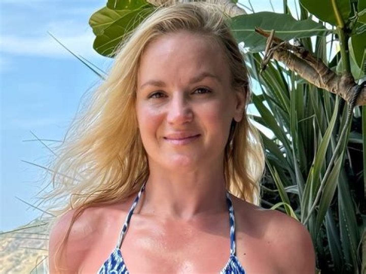 Valentina Shevchenko Just Revealed Her Toned Figure on the Beach in Vietnam — Celebwell