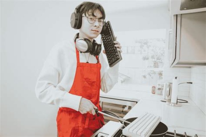 Victor Ortiz’s Net Worth, Age, Height, Weight, Girlfriend, Dating, Bio-Wiki