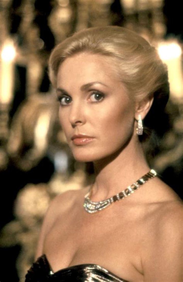 Victoria Tennant Biography - Facts, Childhood, Family Life & Achievements