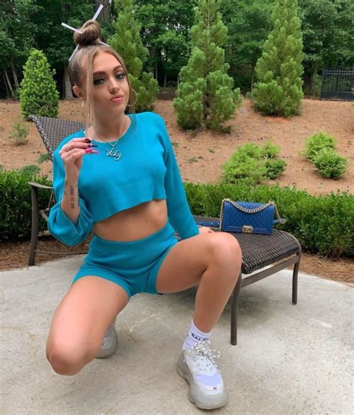 Woah Vicky Biography - Facts, Childhood, Family Life & Achievements