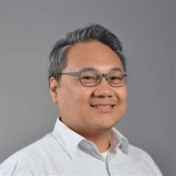 Is W. Craig Jelinek married?