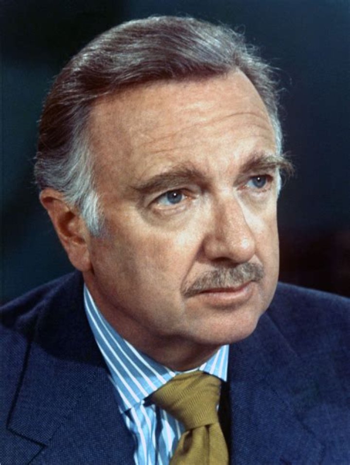 Walter Cronkite Biography - Facts, Childhood, Family Life & Achievements