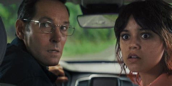 Watch Jenna Fischer In The Trailer For A Little Help