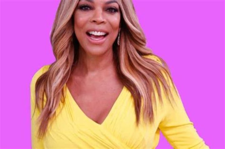 Wendy Williams Goes Up On Stage With Blac Chyna And Shows Off A Lot Of Skin – See The Video
