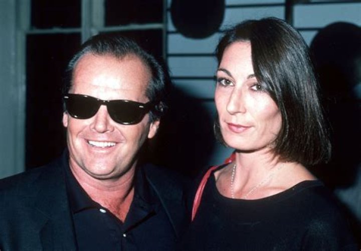 What happened with Jack Nicholson and Anjelica Huston? Did they marry or have any kids?