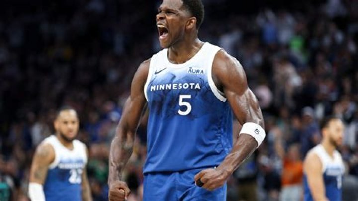 What is Anthony Mackie’s net worth?