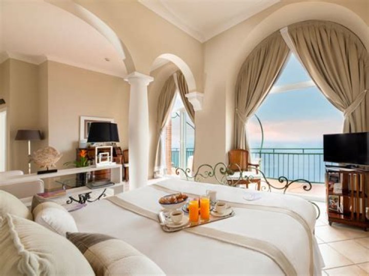 Where did Bailey go on Suite Life on Deck? – Celebrity