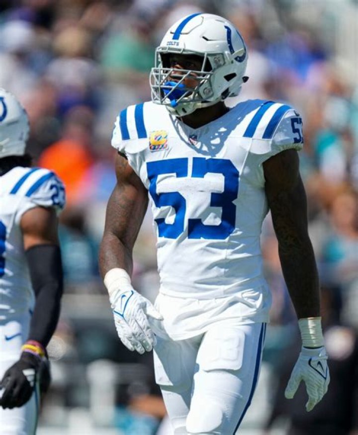 Where did Shaquille Leonard go to college? Did Shaquille Leonard play college football?