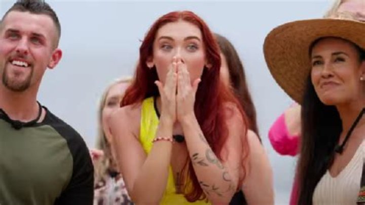 Where did the contestants stay while filming ‘Deal or No Deal Island?’