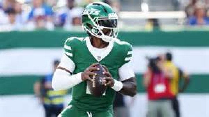 Where did Tyrod Taylor go to college? Did Tyrod Taylor play college football?