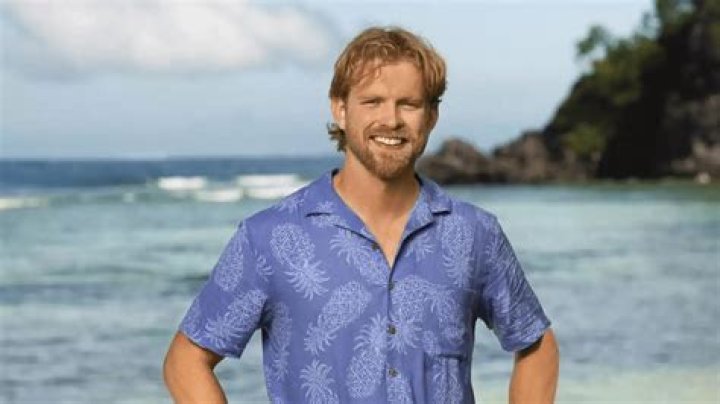 Where is ‘Survivor’ contestant Hunter McKnight from and where does he currently reside?