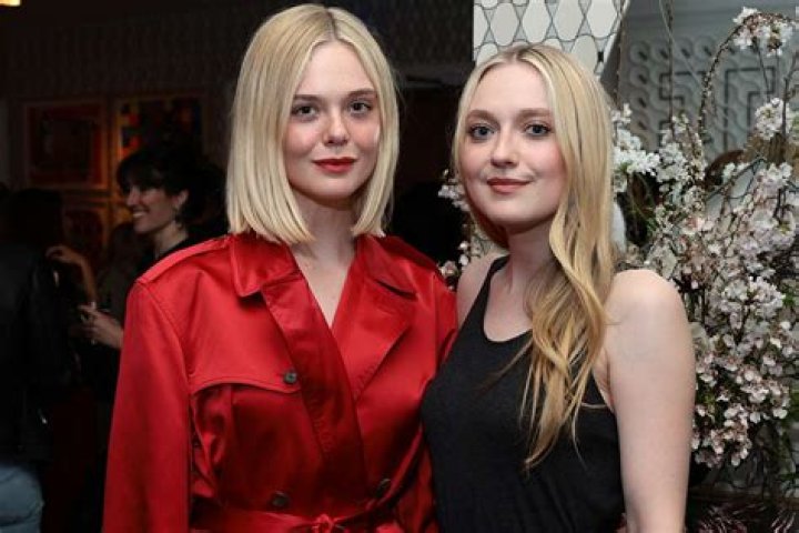 Who Are Elle Fanning Parents? Meet Her Family On Instagram
