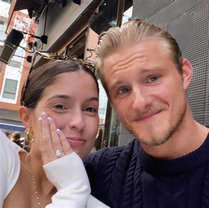 Who is Alexander Ludwig wife Lauren Ludwig?