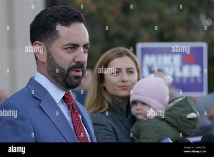 Who is Doina Chiorescu, wife of Radu Albot?