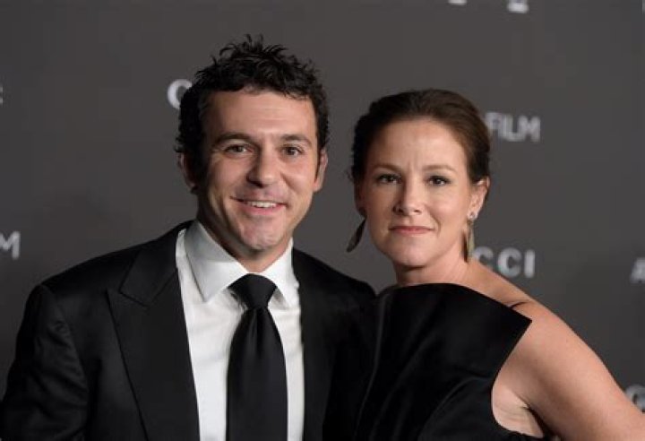 Who is Fred Savage wife Jennifer Lynn Stone?