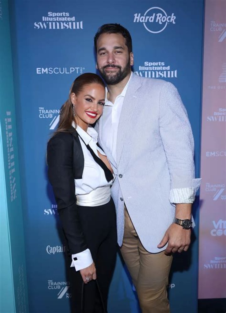 Who Is Haley Kalil's Billionaire Boyfriend William?