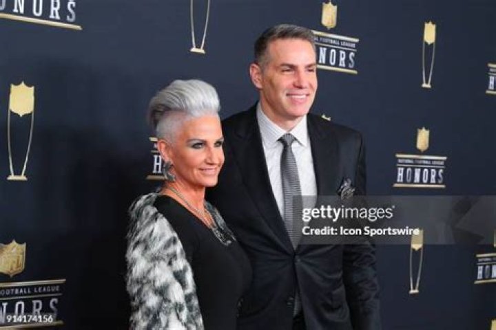 Who is Kurt Warner wife Brenda Warner?
