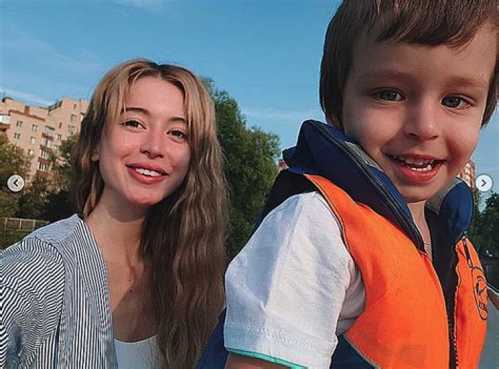 Who Is Liqueen.offi? Details About The Girlfriend Of Boombl4 And Her Instagram And Reddit Photos Explained