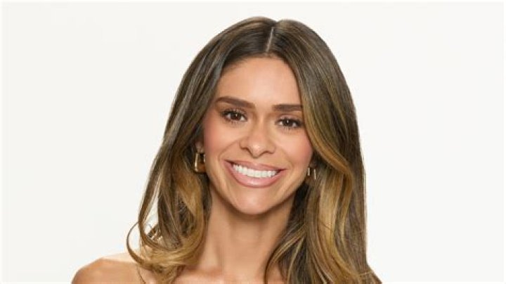 Who Is Mollique Johnson on Bachelorette? Age Wikipedia and Instagram