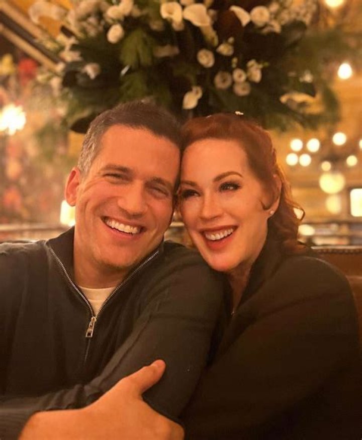 Who is Molly Ringwald husband Panio Gianopoulos?