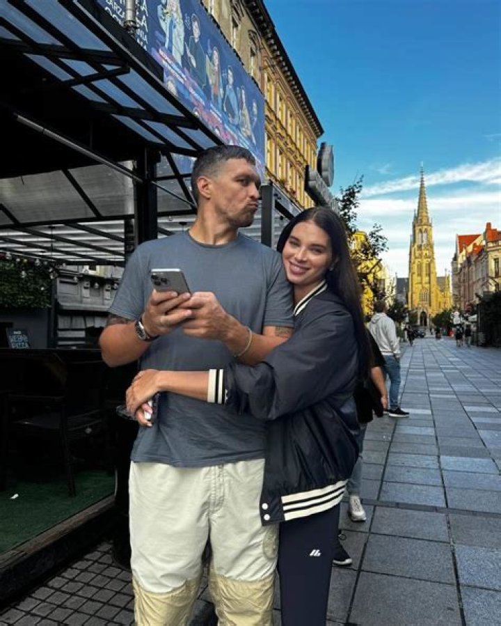 Who is Oleksandr Usyk's wife Yekaterina Usyk? Age, height, children, job, Instagram