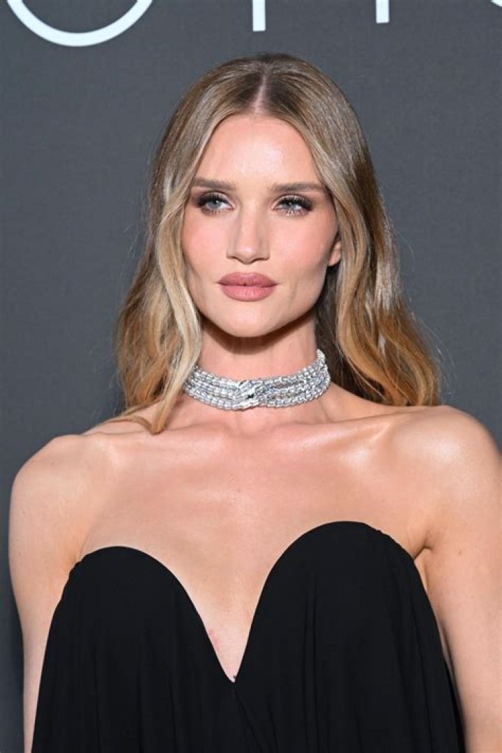 Who is Rosie Huntington-Whiteley? Find Net Worth, Quote, Awards, Fact, Wiki