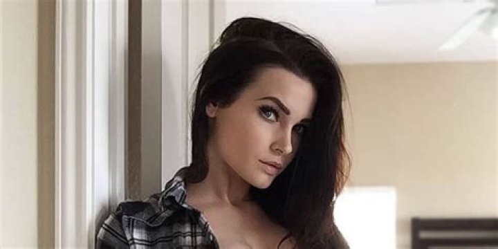 Who Was Niece Waidhofer From The Legend of Darkhorse County and What Happened To The Actress?