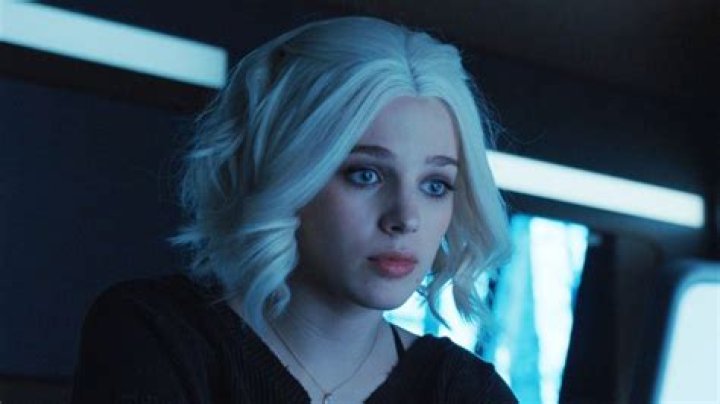 Why did Raven’s hair suddenly turn blonde in ‘Titans’ season 4?
