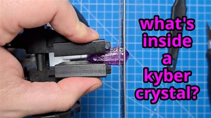 Why does KYLO Ren use a cracked crystal? – Celebrity