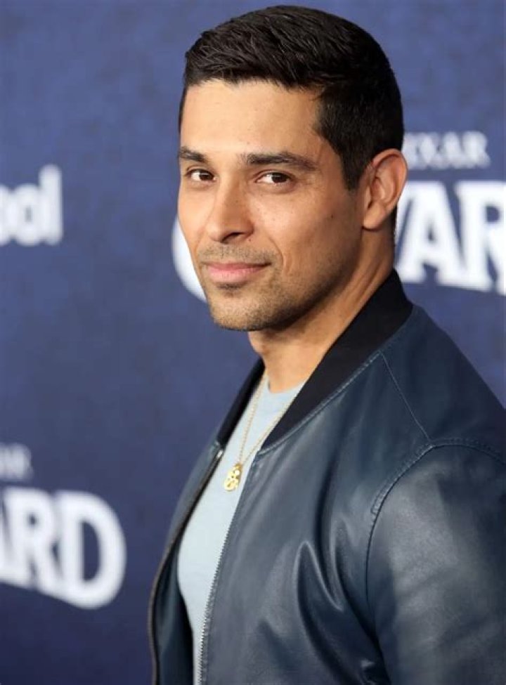 Wilmer Valderrama Biography - Facts, Childhood, Family Life & Achievements