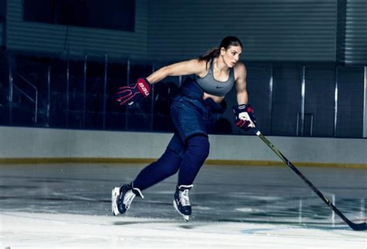 Famous Female Ice Hockey Players