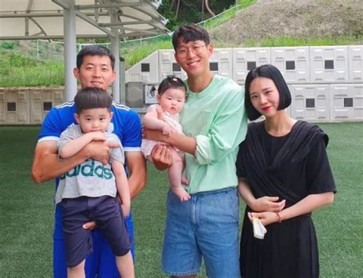 Yang Yong-eun family, wife, children, parents, siblings