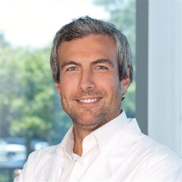 Dr. Yoel Vivas, MD – Delray Beach, FL